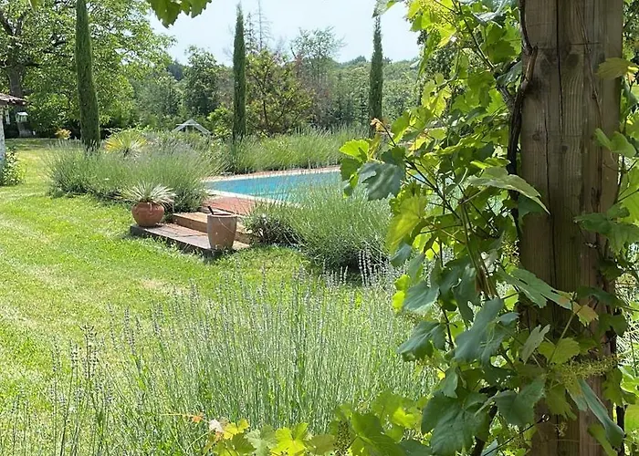 Апартаменты Delightful French Rustic Jumilhac-le-Grand