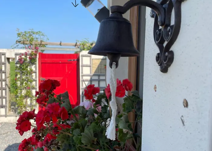 Delightful French Rustic Апартаменты *