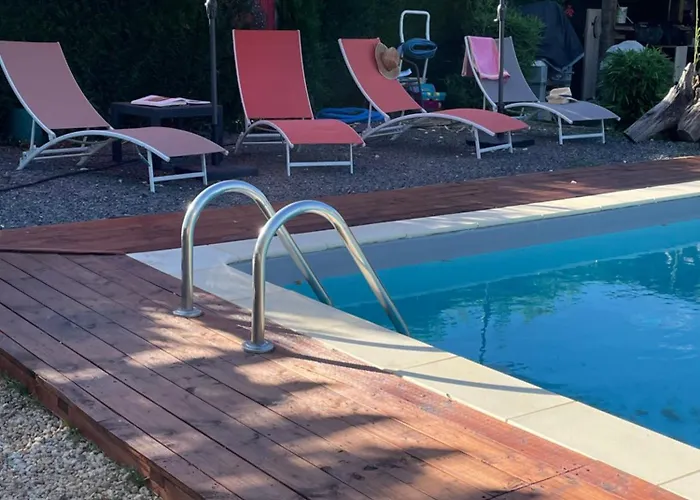 Delightful French Rustic Апартаменты