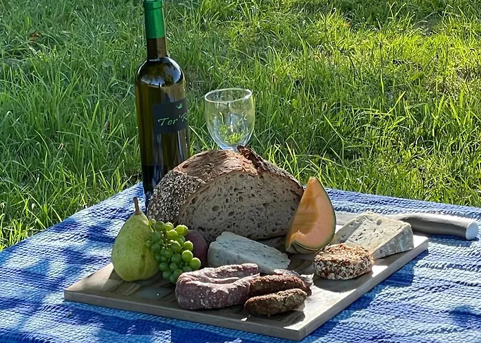 Апартаменты Delightful French Rustic Jumilhac-le-Grand