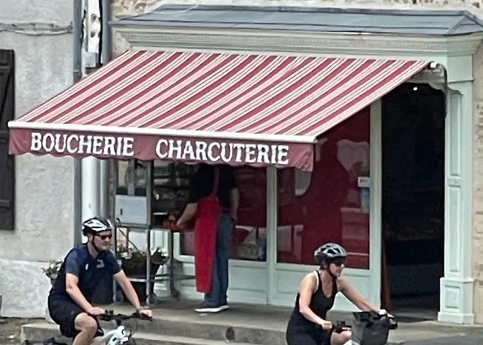 Апартаменты Delightful French Rustic *